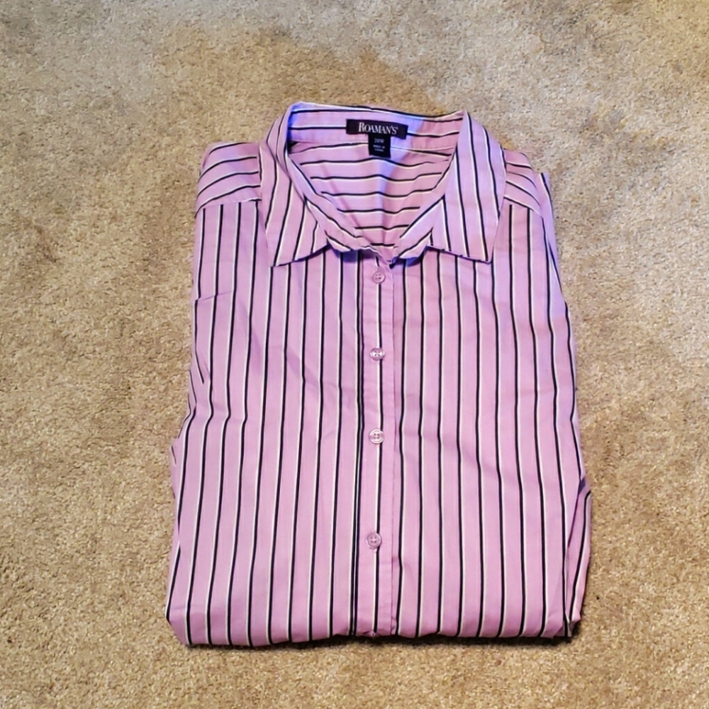 Ladies long sleeve button down shirt. NWOT